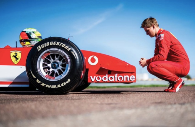 Мик Шумахер и чемпионская Ferrari F2002 его отца
