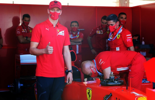 На Гран При Тосканы Мик Шумахер провёл показательные заезды за рулём Ferrari своего отца, фото HochZwei