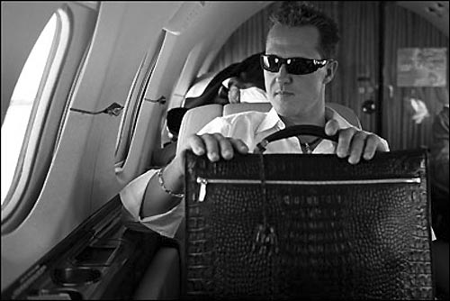 Михаэль Шумахер в частном самолете. Die Zeit