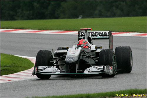 Михаэль Шумахер на трассе Гран При Бельгии 2010 года