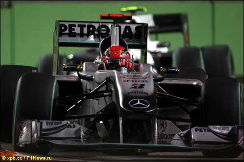 Михаэль Шумахер на Гран При Сингапура 2010 года
