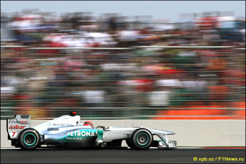 Михаэль Шумахер на трассе Гран При Индии