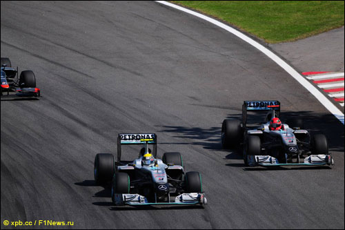 Пилоты Mercedes GP на Гран При Бразилии 2010 года