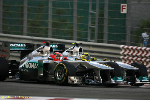 Михаэль Шумахер и Нико Росберг на Гран При Абу-Даби'11
