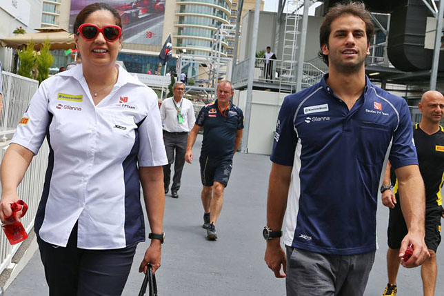 Фелипе Нас и Мониша Кальтенборн, руководитель команды Sauber, на Гран При Европы в Баку