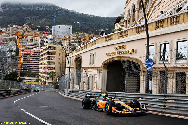 Ларндо Норрис за рулём McLaren на трассе Гран При Монако