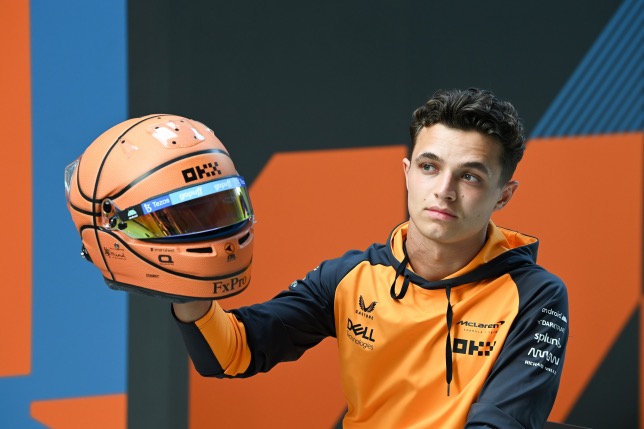 Ландо Норрис и его шлем, в котором он будет выступать в США, фото пресс-службы McLaren