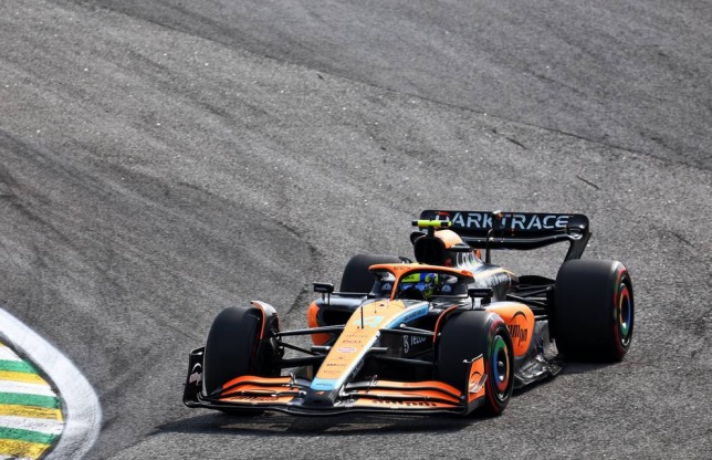 Ландо Норрис за рулём McLaren MCL36, фото XPB