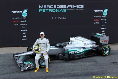 Нико Росберг на презентации нового шасси Mercedes