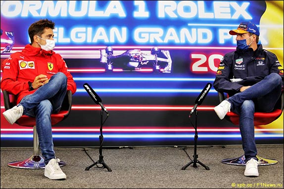Шарль Леклер (Ferrari) и Макс Ферстаппен (Red Bull)