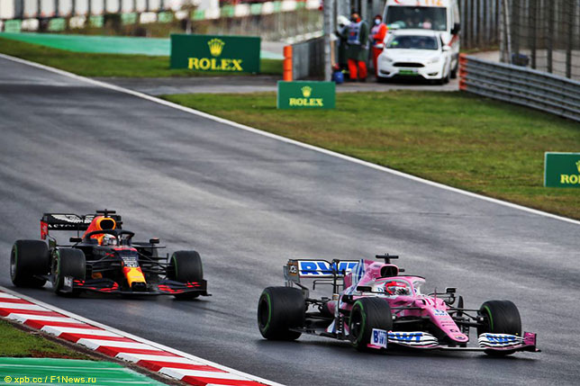 Серхио Перес ведёт борьбу с Максом Ферстаппеном на трассе Гран При Турции