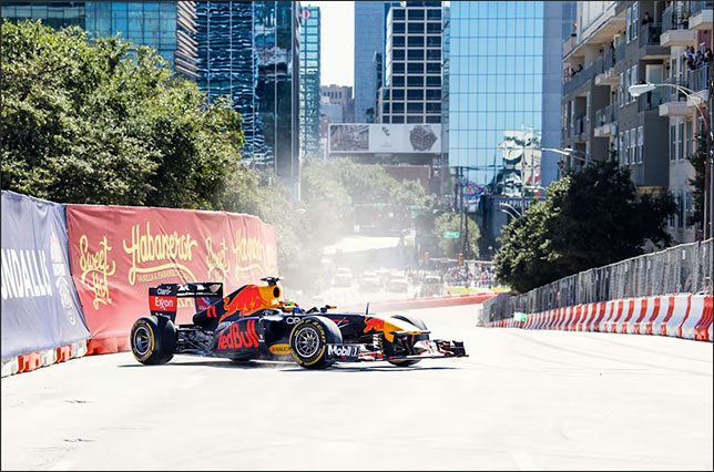Серхио Перес проводит демо-заезды в Далласе, фото Red Bull