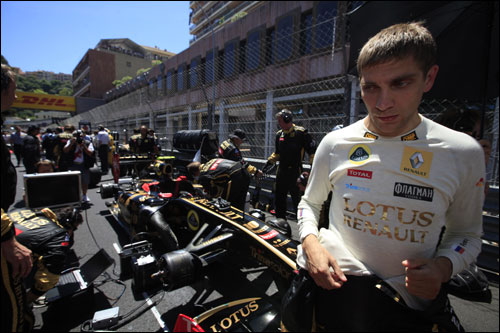 Виталий Петров перед стартом Гран При Монако