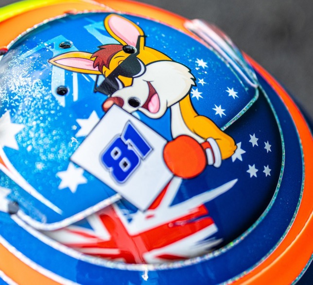 Новый шлем Оскара Пиастри, фото пресс-службы McLaren