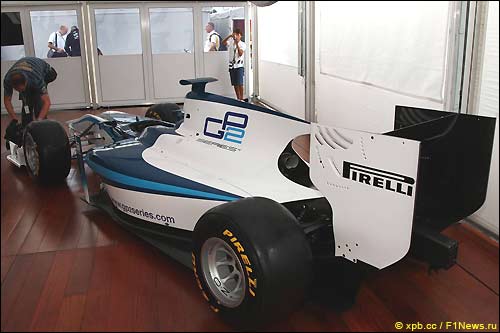Прототип новой машины GP2 с шинами Pirelli
