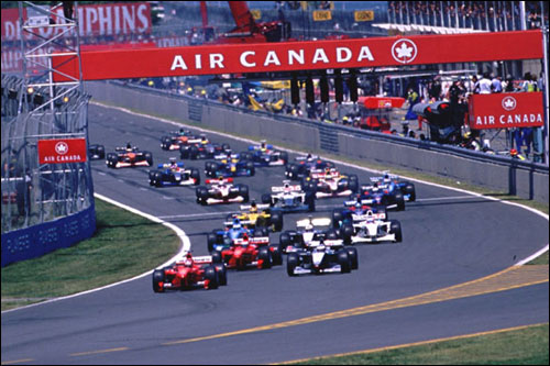 Михаэль Шумахер лидирует на старте Гран При Канады 1999 года