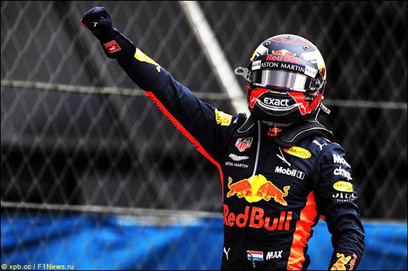 Макс Ферстаппен выиграл Гран При Мексики, одержав вторую победу в сезоне, пятую в карьере – и вторую подряд в Мехико