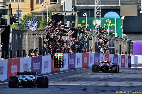  Серхио Перес выиграл Гран При Азербайджана, одержав вторую победу в карьере – и первую в составе Red Bull Racing