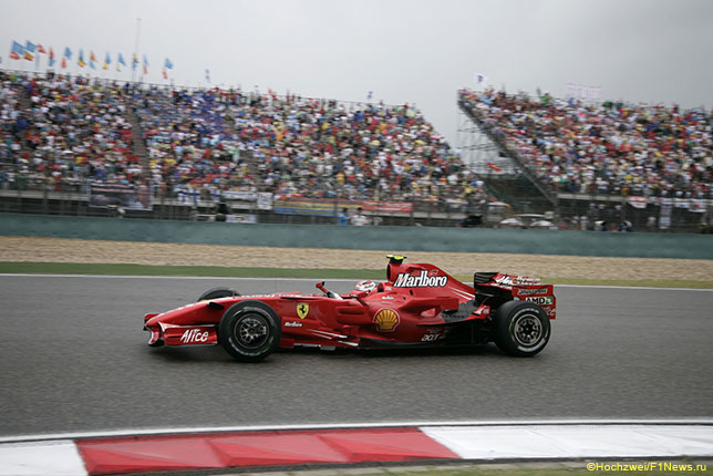 Кими Райкконен на трассе Гран При Китая 2007 года