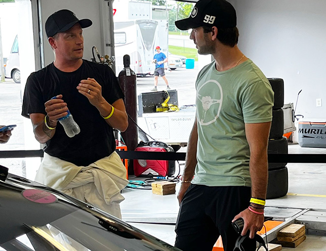 Кими Райкконен и Даниэль Суарес, гонщик основного состава Trackhouse Racing, на тестах в Вирджинии 