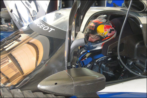 Кими Райкконен за рулем спорткара Peugeot 908 на тестах в Арагоне