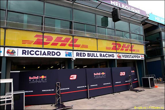 Боксы Red Bull Racing