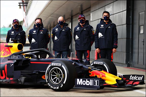 Red Bull Racing на первой обкатке новой машины в Сильверстоуне