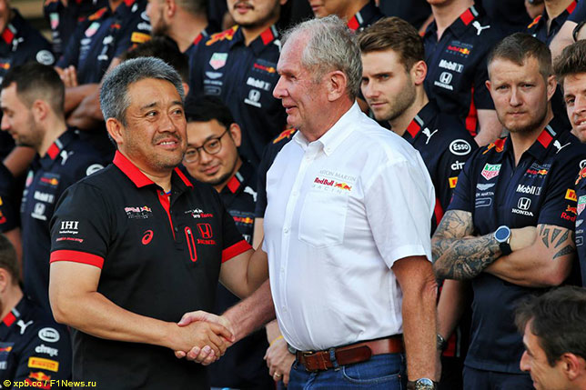 Хельмут Марко (справа) и Масаши Ямамото, исполнительный директор Honda Racing F1