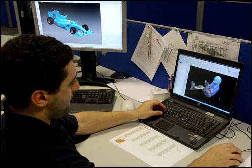 Работа над машиной Red Bull. Фото Siemens