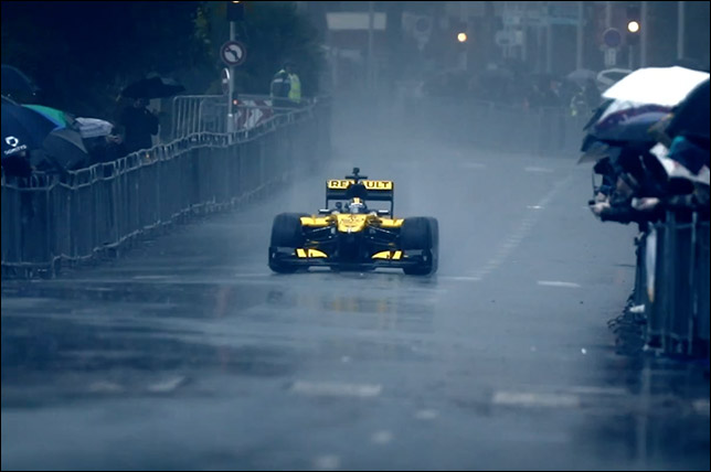За 100 дней до Гран При Франции команда Renault F1 провела демонстрационные заезды на Английской набережной в Ницце