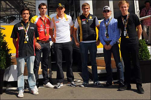 Гости и гонщики Renault F1