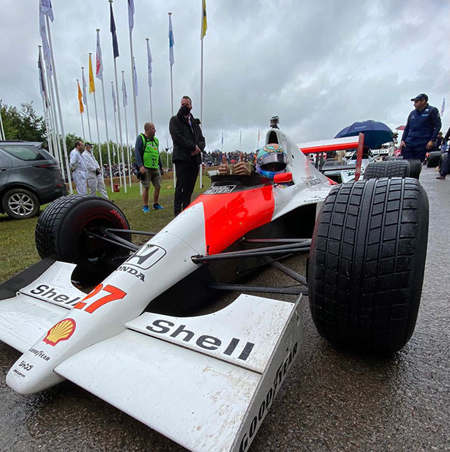 Даниэль Риккардо за рулём McLaren MP4/5B на Фестивале скорости в Гудвуде