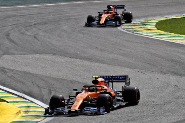 Машины McLaren на трассе в Бразилии, 2019 год, фото XPB