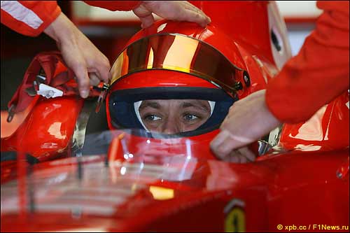 Валентино Росси за рулем Ferrari, 2006 год