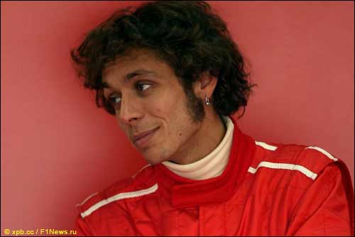 Валентино Росси во время тестов с Ferrari, 2006-й год