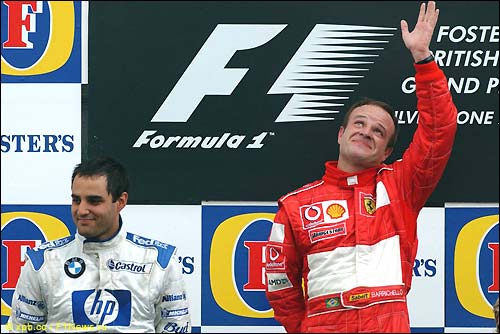 Рубенс Баррикелло на подиуме Гран При Великобритании'03
