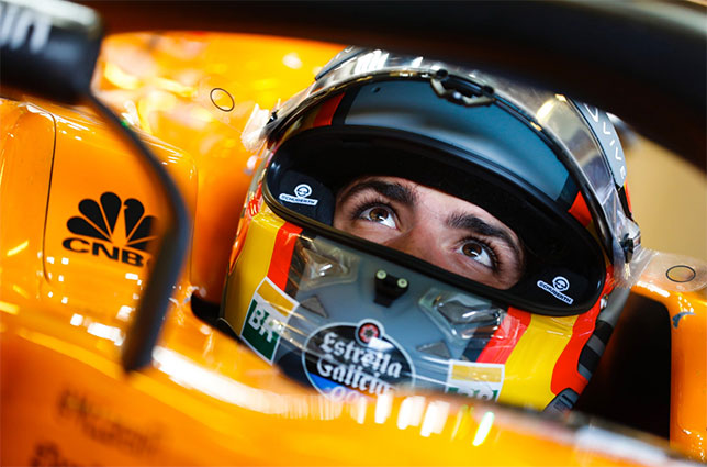 Карлос Сайнс за рулём McLaren на тестах в Абу-Даби