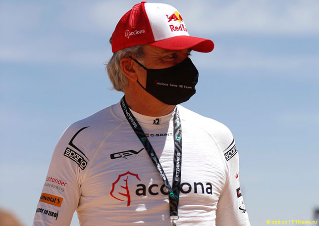 Карлос Сайн-старший на гонке Extreme E в Саудовской Аравии, фото из Twitter гонщика