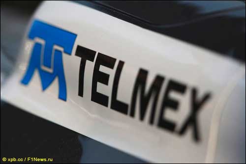 Логотип Telmex на машине Sauber
