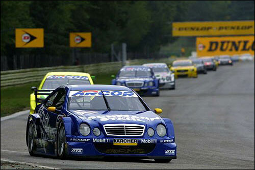Бернд Майландер на пути к победе в гонке DTM. Хоккенхайм, 2001 год