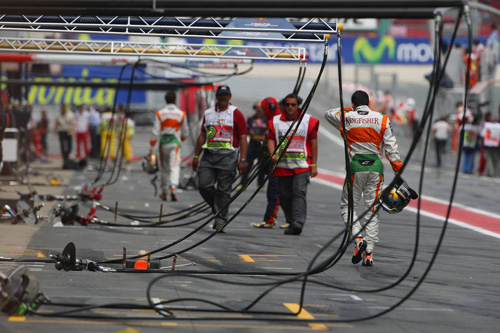 Гран При Испании. Квалификация. Гонщики Force India отправляются на взвешивание после окончания первой сессии