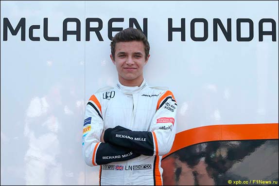 17-летний участник молодёжной программы McLaren Ландо Норрис