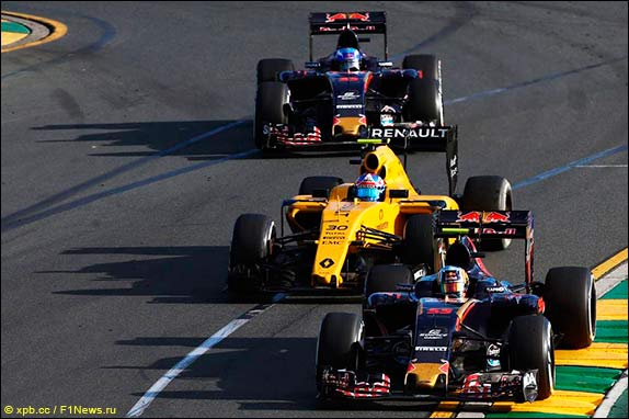 Гонщики Toro Rosso и Джолион Палмер