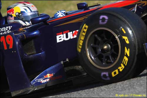 Оптимизированная передняя часть бокового понтона на Toro Rosso