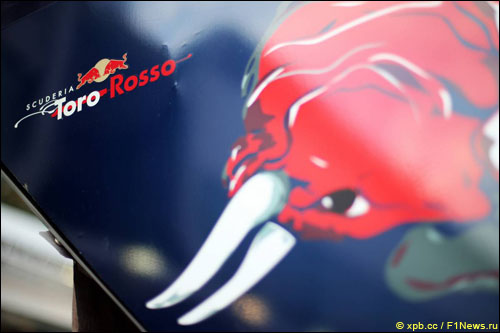 Логотип Toro Rosso