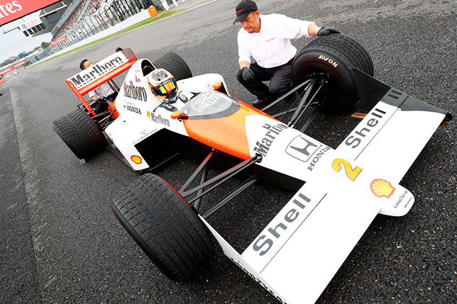 Стоффель Вандорн за рулём McLaren-Honda MP4/5