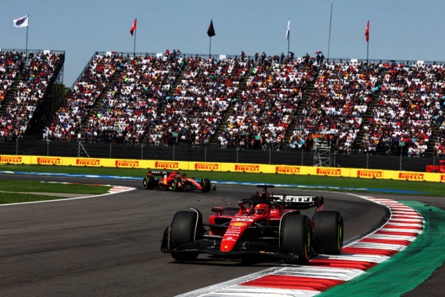 Машины Ferrari на трассе Гран При Мехико, фото XPB
