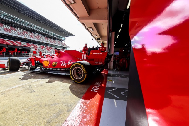 Шарль Леклер за рулём Ferrari на тестах в Барселоне, фото пресс-службы Ferrari