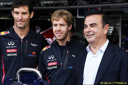 Марк Уэббер, Себастьян Феттель и глава концерна Renault Карлос Гон
