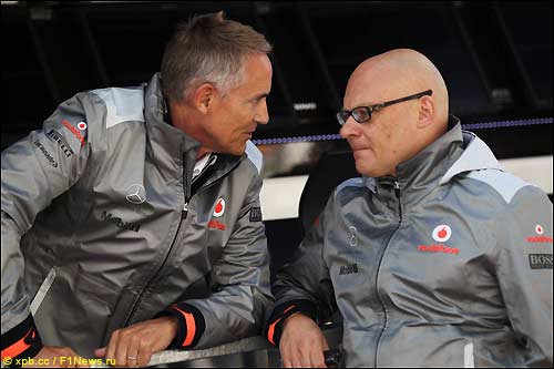 Мартин Уитмарш и Мэтт Бишоп, руководитель пресс-службы McLaren